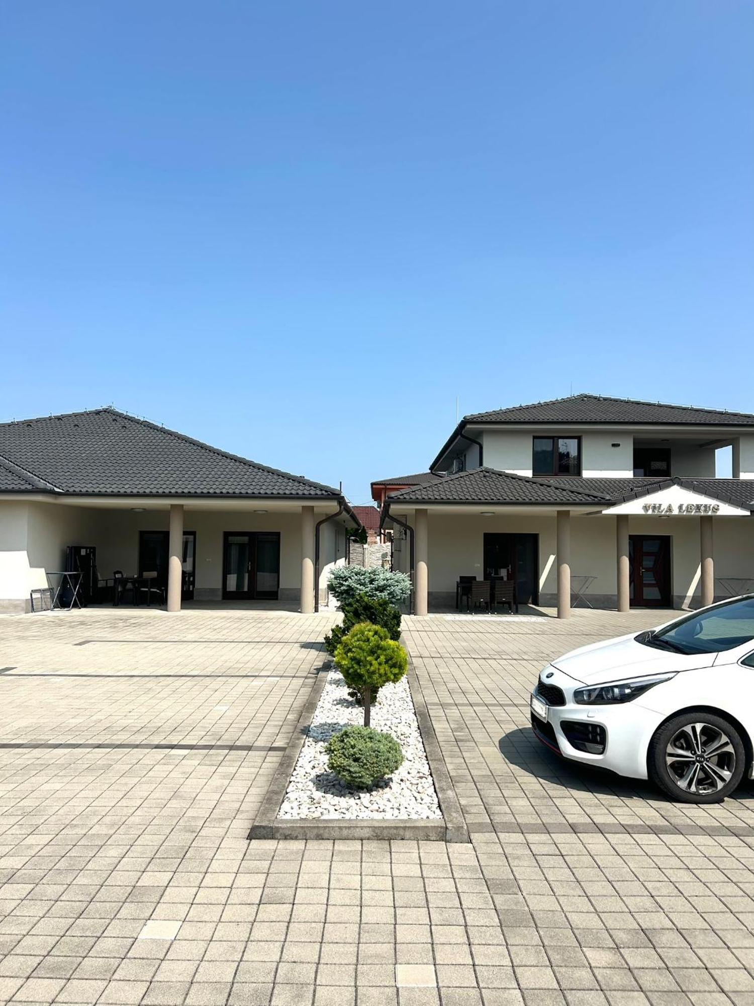 Lexus * Velky Meder