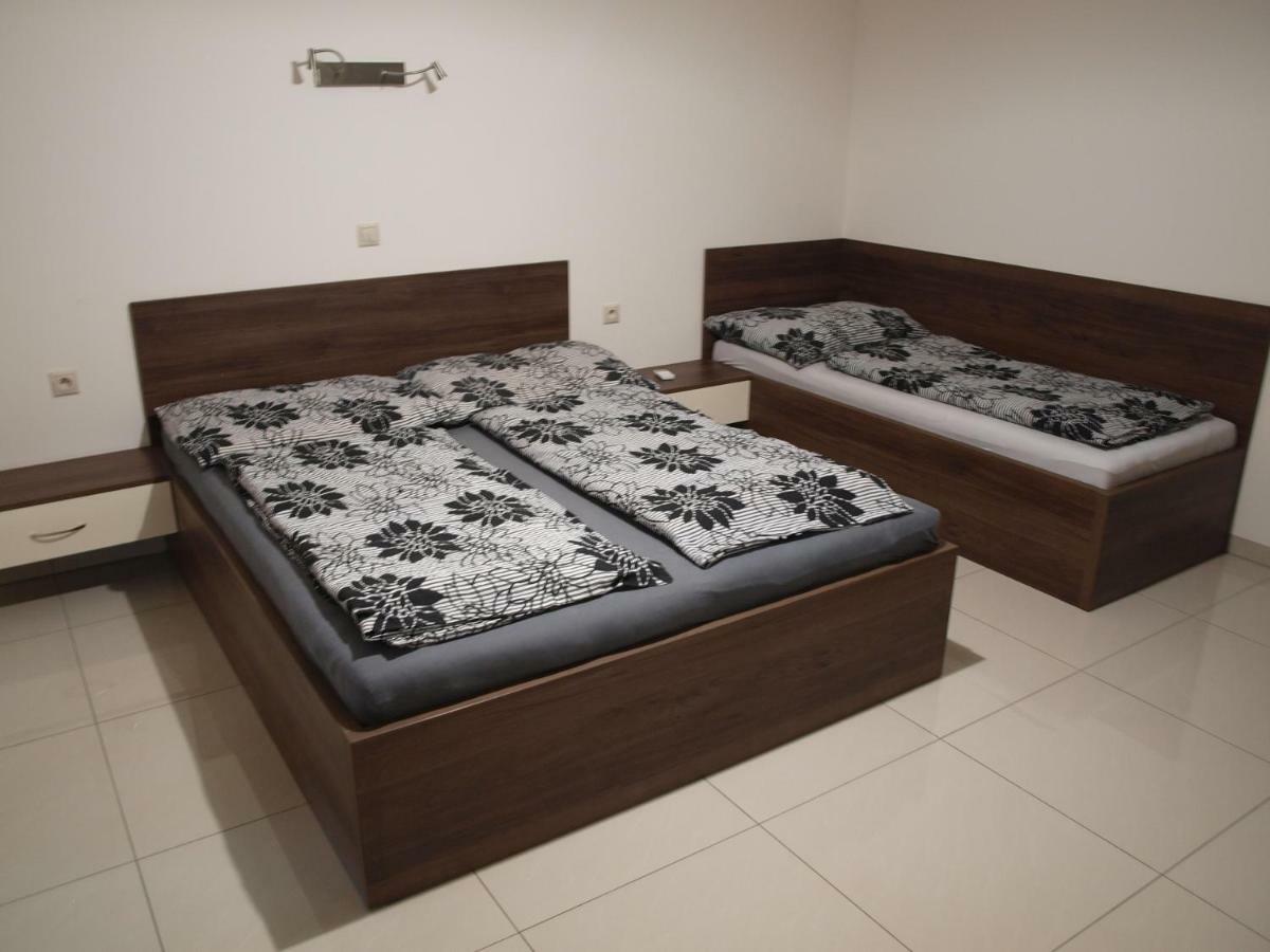 Apartment Lexus Velky Meder